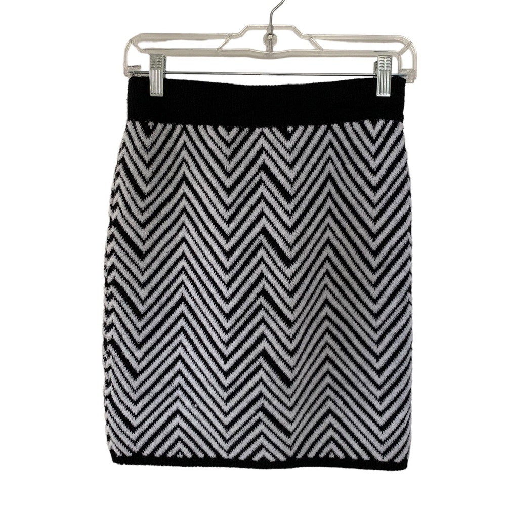 Vintage Material Girl Black & White Chevron Stretchy Knit Mini Skirt Size XL